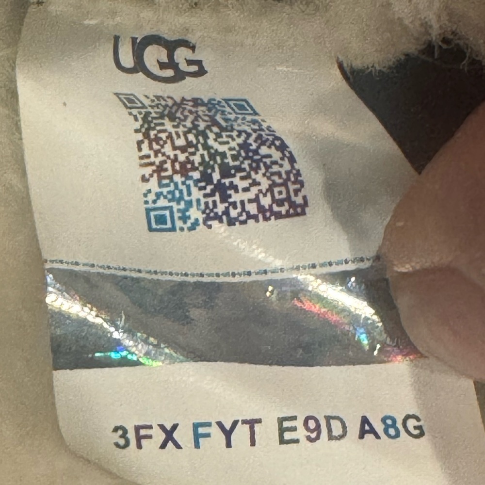 UGG Adirondack Meridian Boot - Picture 8 of 12